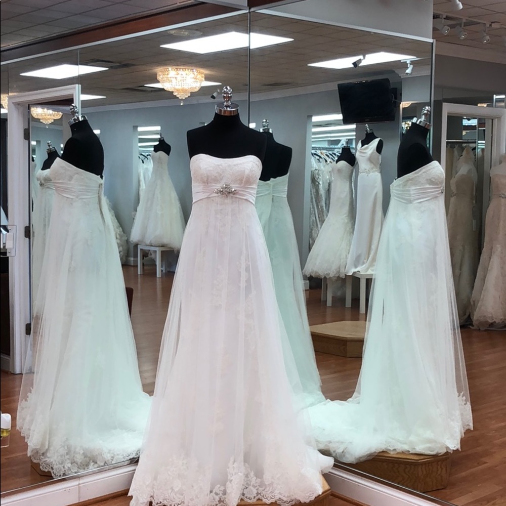 Gorgeous lace wedding gown